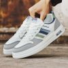 New men's casual casual shoes with light breathable board fashion trend men's casual sports shoes 39-44